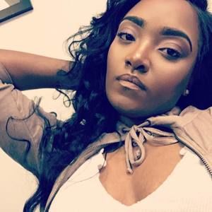 Meet your Posher, Raquel